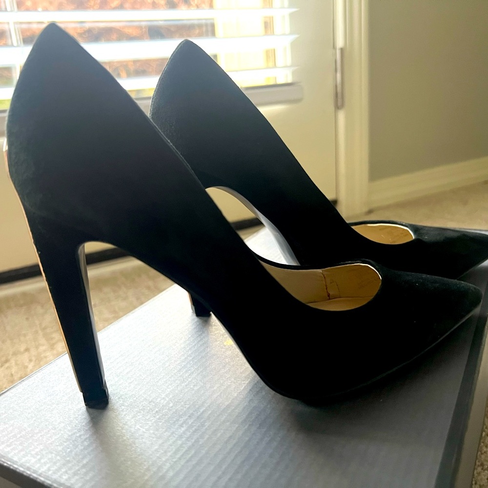 Zara Women black suede with gold accent 100 mm heels